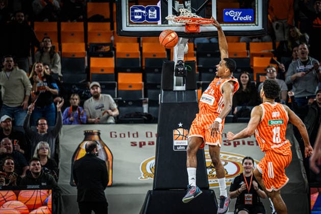 Neu Ulm, Deutschland, 23.03.26: Justin Simon (ratiopharm ulm) beim Dunk waehrend des Basketball Bundesliga Spiels zwischen ratiopharm ulm vs Telekom Baskets Bonn in der ratiopharm Arena am 23. März 2026 in Neu Ulm, Deutschland. (Foto von Harry Langer DeFodi Images) ratiopharm Arena, Germany, 23.03.26: Justin Simon (ratiopharm ulm) during the Basketball Bundesliga match between ratiopharm ulm vs Telekom Baskets Bonn at Neu Ulm on March 23, 2026 in ratiopharm Arena, Germany. (Photo by Harry Langer DeFodi Images) (Photo by Harry Langer DeFodi Images) -