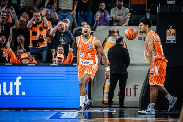 Neu Ulm, Deutschland, 23.03.26: Justin Simon (ratiopharm ulm) gestikuliert, gestik waehrend des Basketball Bundesliga Spiels zwischen ratiopharm ulm vs Telekom Baskets Bonn in der ratiopharm Arena am 23. März 2026 in Neu Ulm, Deutschland. (Foto von Harry Langer DeFodi Images) ratiopharm Arena, Germany, 23.03.26: Justin Simon (ratiopharm ulm) gestures during the Basketball Bundesliga match between ratiopharm ulm vs Telekom Baskets Bonn at Neu Ulm on March 23, 2026 in ratiopharm Arena, Germany. (Photo by Harry Langer DeFodi Images) (Photo by Harry Langer DeFodi Images) -