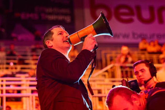 Ty Harrelson (ratiopharm ulm, Head Coach) feiert mit den Fans GER, ratiopharm ulm vs. Telekom Baskets Bonn, Basketball, 25. Spieltag, EasyCredit BBL, Spielzeit 2025 2026, 23.03.2026 GER, ratiopharm ulm vs. Telekom Baskets Bonn, Basketball, 25. Spieltag, EasyCredit BBL, Spielzeit 2025 2026, 23.03.2026 Neu-Ulm Copyright: xEibner-Pressefoto GeraldxOelze-dexStoppanyx EP_ODS