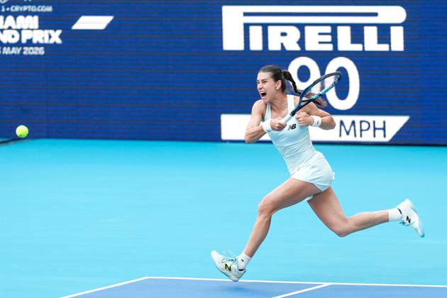 March 23, 2026, Miami Gardens, Florida, USA: Sorana Cirstea (ROU) returns a shot to Coco Gauff (not pictured) during the women s fourth round singles match at the 2026 Miami Open presented by Itau at Hard Rock Stadium. Miami Gardens USA - ZUMAw109 20260323_fap_w109_019 Copyright: xDebbyxWongx