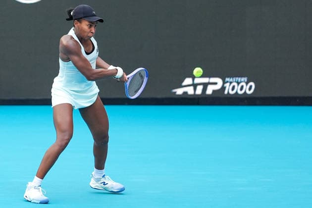 March 23, 2026, Miami Gardens, Florida, USA: Coco Gauff (USA) returns a shot to Sorana Cirstea (not pictured) during the women s fourth round singles match at the 2026 Miami Open presented by Itau at Hard Rock Stadium. TENNIS 2026: Miami Open.  - ZUMAw109 20260323_fap_w109_016 Copyright: xDebbyxWongx