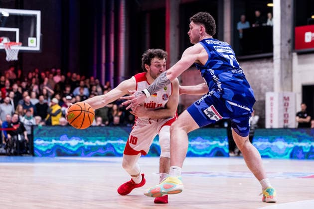 Barmer 2. Basketball Bundesliga ProA: RheinStars Köln vs Phoenix Hagen, 23.03.2026 Haris Hujic (RheinStars Köln, 10) am Ball, Anzac Joseph Dennis Rissetto (Phoenix Hagen, 77) Barmer 2. Basketball Bundesliga ProA: RheinStars Köln vs Phoenix Hagen, Köln, Motorworld am 23.03.2026 Copyright: xBEAUTIFULxSPORTS Wunderlx