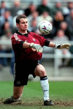 Newcastle United V Chelsea, Premier League Shay Given of Newcastle United on the ball during the Premier League match between Newcastle United and Chelsea at St James Park on March 4, 2000 in Newcastle, England. Newcastle St James Park England United Kingdom Copyright: xAllstarxPicturexLibraryxLtdx