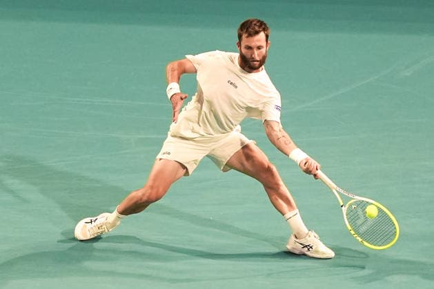 March 23, 2026, Miami Gardens, Florida, USA: Corentin Moutet (FRA) returns a shot to Jannick Sinner (not pictured) during the men s third round singles match at the 2026 Miami Open presented by Itau at Hard Rock Stadium. TENNIS 2026: Miami Open.  - ZUMAw109 20260323_fap_w109_054 Copyright: xDebbyxWongx
