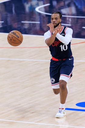 March 23, 2026, Inglewood, California, USA: Darius Garland 10 of the Los Angeles Clippers passes the ball during their regular season NBA, Basketball Herren, USA game against the Milwaukee Bucks on Monday March 23, 2026 at Intuit Dome in Inglewood, California. Clippers defeat Bucks, 129-96. ARIANA RUIZ PI Inglewood USA - ZUMAp124 20260323_zaa_p124_033 Copyright: xArianaxRuizx