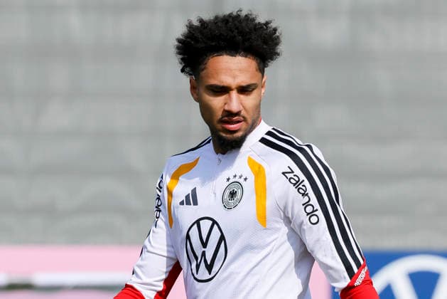 Kevin Schade (Germany) schaut, , Training der deutschen Fussball Nationalmannschaft, Home Ground am 24. March 2026 in Herzogenaurach, Deutschland. (Foto von Marco Steinbrenner DeFodi Images) Kevin Schade (Germany) looks on, , Training der deutschen Fussball Nationalmannschaft, Home Ground, March 24, 2026 in Herzogenaurach, Germany. (Photo by Marco Steinbrenner DeFodi Images) -