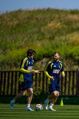 260324 Victor Nilsson Lindelöf and Jesper Karlström of the Swedish national football team during a training session on March 24, 2026 in Valencia. Photo: Joel Marklund BILDBYRAN kod JM JM0805 bbeng fotboll football soccer fotball vm-kval FIFA World Cup, WM, Weltmeisterschaft, Fussball qualifier qualifier träning practice training sverige sweden sverige a Copyright: JOELxMARKLUND BB260324JM033