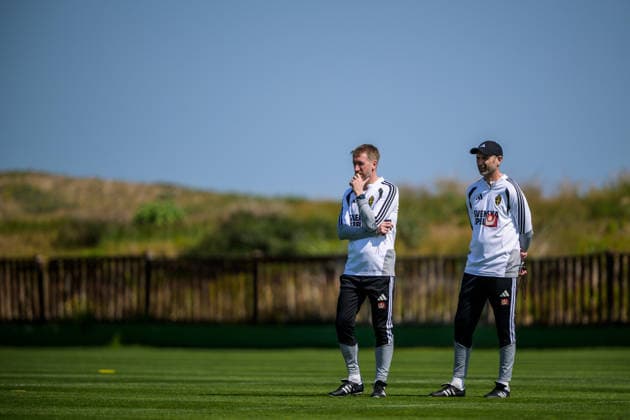 260324 Head coach Graham Potter and assistant coach Andreas Georgson of the Swedish national football team during a training session on March 24, 2026 in Valencia. Photo: Joel Marklund BILDBYRAN kod JM JM0805 bbeng fotboll football soccer fotball vm-kval FIFA World Cup, WM, Weltmeisterschaft, Fussball qualifier qualifier träning practice training sverige sweden sverige a Copyright: JOELxMARKLUND BB260324JM037