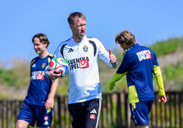VALENCIA 20260324 Förbundskapten Graham Potter i det svenska fotbollslandslaget under dagens träning pa träningsanläggningen utanför Valencia inför torsdagens VM-kval playoff mot Ukraina. VALENCIA SPANIEN x10030x
