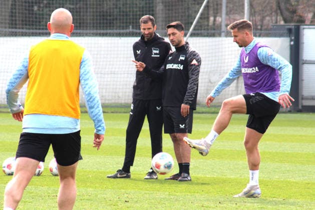 DEU, DFL, 2. FBL Hertha BSC, Training, 24.03.2026, Sportforum, Berlin, DEU, DFL, 2. FBL Hertha BSC, Training, im Bild Malik Fathi , Co-Trainer Andre Mijatovic (Hertha BSC Berlin), Paul Seguin (Hertha BSC Berlin 30) DFL - regulations prohibit any use of Photographs as image sequences and or quasi-video