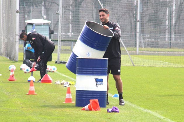 DEU, DFL, 2. FBL Hertha BSC, Training, 24.03.2026, Sportforum, Berlin, DEU, DFL, 2. FBL Hertha BSC, Training, im Bild Malik Fathi , Trainingstonnen DFL - regulations prohibit any use of Photographs as image sequences and or quasi-video