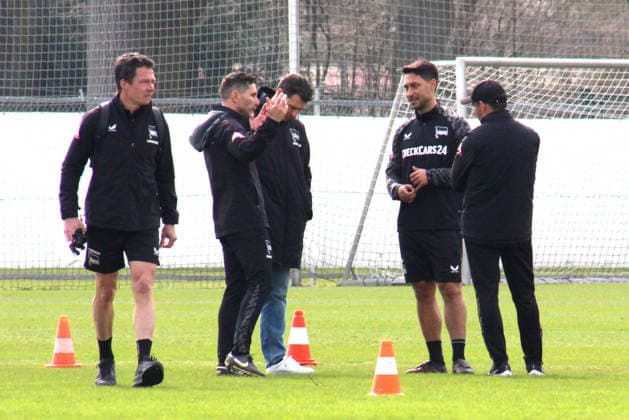 DEU, DFL, 2. FBL Hertha BSC, Training, 24.03.2026, Sportforum, Berlin, DEU, DFL, 2. FBL Hertha BSC, Training, im Bild Cheftrainer Stefan Leitl (Hertha BSC Berlin), Trainer Kreis mit Co-Trainer Malik Fathi , Benjamin Weber (Sportdirektor, Hertha BSC Berlin), Konditionstrainer Hendrik Kuchno (Hertha BSC Berlin), Michael Hartmann DFL - regulations prohibit any use of Photographs as image sequences and or quasi-video