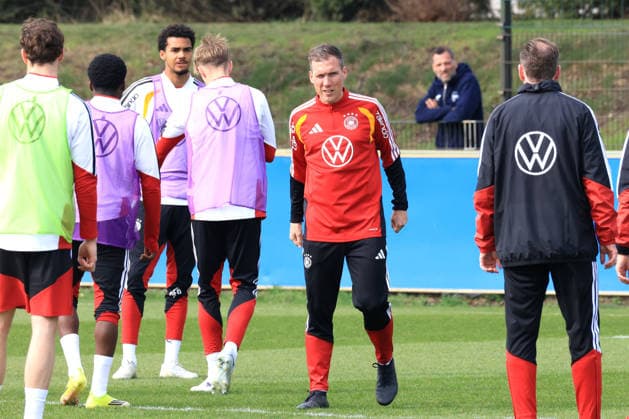 DEU, DFB U20 Nationalmannschaft, Training, 24.03.2026, Sportforum, Berlin, DEU, DFB U20 Nationalmannschaft, Training, im Bild: Trainer Hannes Wolf DFL - regulations prohibit any use of Photographs as image sequences and or quasi-video
