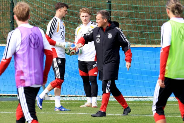 DEU, DFB U20 Nationalmannschaft, Training, 24.03.2026, Sportforum, Berlin, DEU, DFB U20 Nationalmannschaft, Training, im Bild: Trainer Hannes Wolf DFL - regulations prohibit any use of Photographs as image sequences and or quasi-video