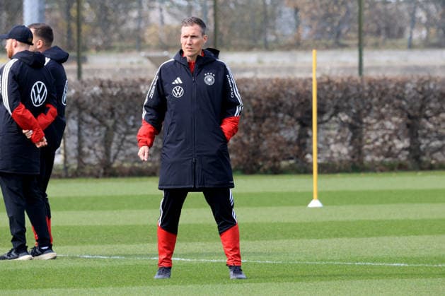 DEU, DFB U20 Nationalmannschaft, Training, 24.03.2026, Sportforum, Berlin, DEU, DFB U20 Nationalmannschaft, Training, im Bild: Trainer Hannes Wolf DFL - regulations prohibit any use of Photographs as image sequences and or quasi-video