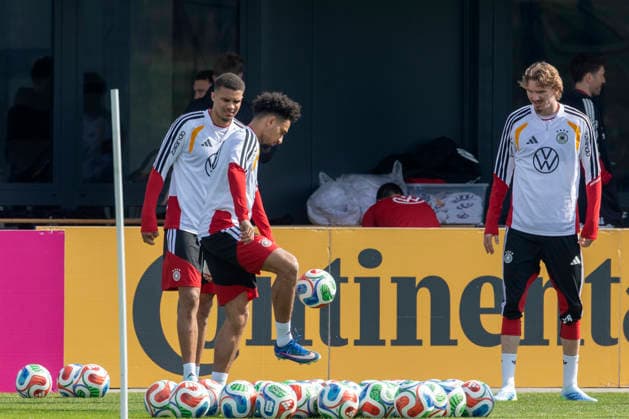 Reportage 24.03.2026 Erstes Training der Männer Fußball Nationalmannschaft bei adidas in Herzogenaurach vor den Länderspielen gegen die Schweiz und Ghana Zu Beginn ein bisschen spielen mit dem Ball Herzogenaurach Bayern Deutschland