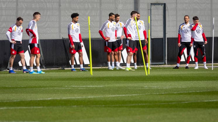Reportage 24.03.2026 Erstes Training der Männer Fußball Nationalmannschaft bei adidas in Herzogenaurach vor den Länderspielen gegen die Schweiz und Ghana Die Nationalspieler stehen bereit Herzogenaurach Bayern Deutschland