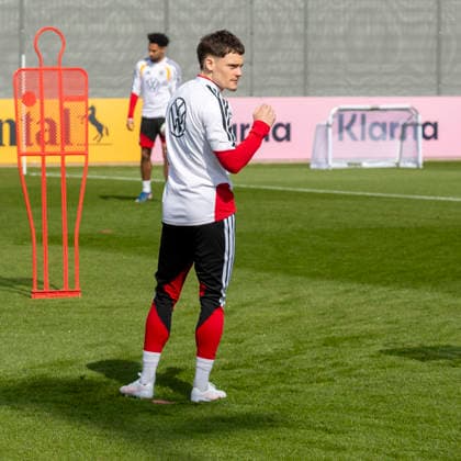 Reportage 24.03.2026 Erstes Training der Männer Fußball Nationalmannschaft bei adidas in Herzogenaurach vor den Länderspielen gegen die Schweiz und Ghana Florian Wirtz am Ball Herzogenaurach Bayern Deutschland