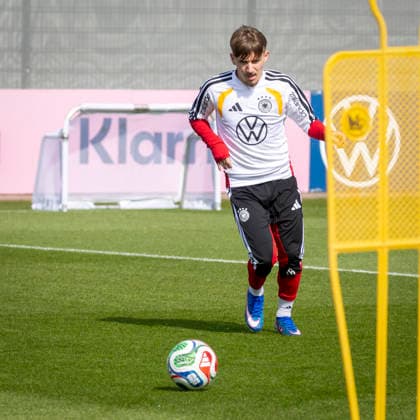 Reportage 24.03.2026 Erstes Training der Männer Fußball Nationalmannschaft bei adidas in Herzogenaurach vor den Länderspielen gegen die Schweiz und Ghana Neu bei der Nationalmannschaft: Lennart Karl Herzogenaurach Bayern Deutschland