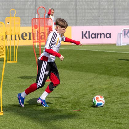 Reportage 24.03.2026 Erstes Training der Männer Fußball Nationalmannschaft bei adidas in Herzogenaurach vor den Länderspielen gegen die Schweiz und Ghana Neu bei der Nationalmannschaft: Lennart Karl Herzogenaurach Bayern Deutschland