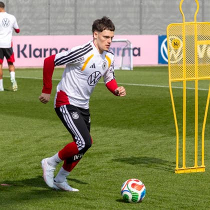 Reportage 24.03.2026 Erstes Training der Männer Fußball Nationalmannschaft bei adidas in Herzogenaurach vor den Länderspielen gegen die Schweiz und Ghana Florian Wirtz am Ball Herzogenaurach Bayern Deutschland