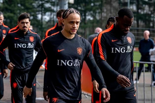 ZEIST - (lr) Xavi Simons of the Netherlands, Lutsharel Geertruida of the Netherlands during the training of the Dutch national football team at the KNVB Campus in the run-up to the World Cup friendly against Norway on March 24, 2026 in Zeist, the Netherlands. (Photo by Stefan Koops EYE4IMAGES DeFodi Images) -