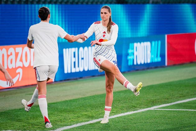 UWCL: VfL Wolfsburg vs. OL Lyonnes, 24.03.2026 Jule Brand (OL Lyon, 29) beim Aufwärmen; UEFA Women s Champions League, Viertelfinale, Hinspiel: VfL Wolfsburg vs. OL Lyonnes am 24.03.2026 in der Volkswagen Arena, Wolfsburg DFB DFL REGULATIONS PROHIBIT ANY USE OF PHOTOGRAPHS AS IMAGE SEQUENCES AND OR QUASI-VIDEO. Copyright: xBEAUTIFULxSPORTS Tonhäuserx
