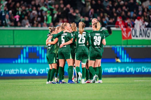 UWCL: VfL Wolfsburg vs. OL Lyonnes, 24.03.2026 TOR, JUBEL durch Lineth Beerensteyn (VfL Wolfsburg, 9); UEFA Women s Champions League, Viertelfinale, Hinspiel: VfL Wolfsburg vs. OL Lyonnes am 24.03.2026 in der Volkswagen Arena, Wolfsburg DFB DFL REGULATIONS PROHIBIT ANY USE OF PHOTOGRAPHS AS IMAGE SEQUENCES AND OR QUASI-VIDEO. Copyright: xBEAUTIFULxSPORTS Tonhäuserx