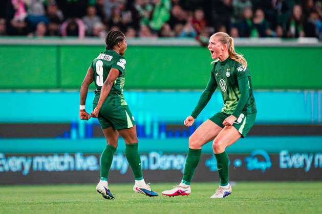 UWCL: VfL Wolfsburg vs. OL Lyonnes, 24.03.2026 TOR, JUBEL durch Lineth Beerensteyn (VfL Wolfsburg, 9); UEFA Women s Champions League, Viertelfinale, Hinspiel: VfL Wolfsburg vs. OL Lyonnes am 24.03.2026 in der Volkswagen Arena, Wolfsburg DFB DFL REGULATIONS PROHIBIT ANY USE OF PHOTOGRAPHS AS IMAGE SEQUENCES AND OR QUASI-VIDEO. Copyright: xBEAUTIFULxSPORTS Tonhäuserx