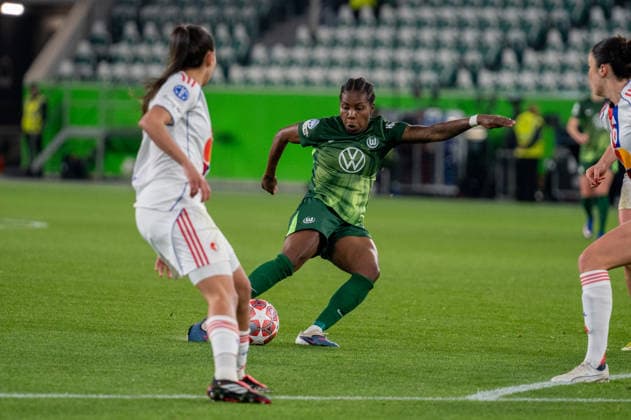 Deutschland, Fussball, UEFA, Womens Champions League, Viertelfinale, Hinspiel 2025 2026: VfL Wolfsburg - OL Lyonnes am 24.03. in Wolfsburg (Volkswagen Arena): Schuss Tor 1:0 Lineth Beerensteyn (VfL Wolfsburg 9) Copyright: xSvenxHeidmannx