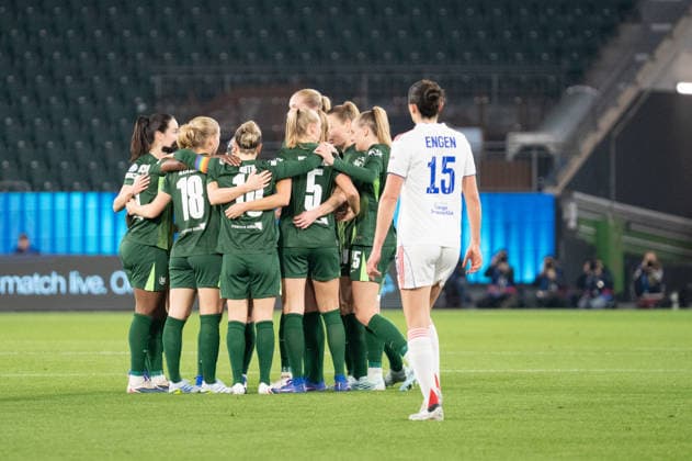 Deutschland, Fussball, UEFA, Womens Champions League, Viertelfinale, Hinspiel 2025 2026: VfL Wolfsburg - OL Lyonnes am 24.03. in Wolfsburg (Volkswagen Arena): Schuss Tor 1:0 Lineth Beerensteyn (VfL Wolfsburg 9) Jubel Freude Emotionen Torjubel Copyright: xSvenxHeidmannx
