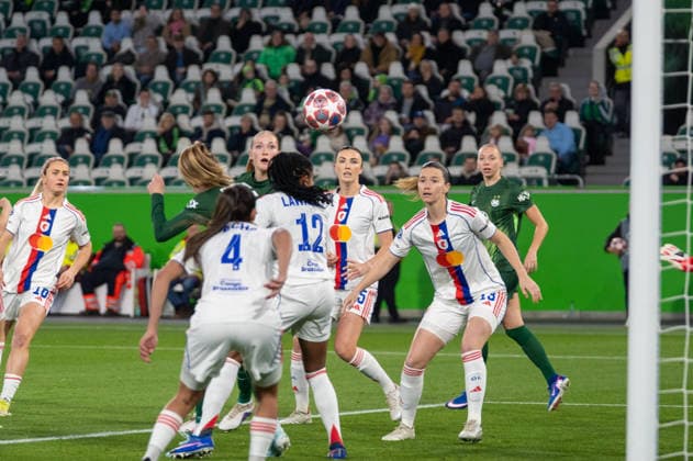 Deutschland, Fussball, UEFA, Womens Champions League, Viertelfinale, Hinspiel 2025 2026: VfL Wolfsburg - OL Lyonnes am 24.03. in Wolfsburg (Volkswagen Arena): Chance Svenja Huth (VfL Wolfsburg 10) Christiane Endler (OL Lyonnes 1) Copyright: xSvenxHeidmannx