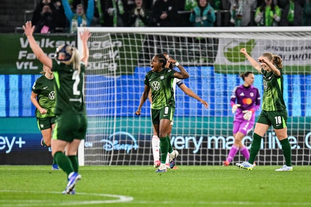 Fußball I Frauen I Saison 2025-2026 I Champions League I Viertelfinale I VfL Wolfsburg - OL Lyonnes I 24.03.2026 Torjubel Lineth Beerensteyn (9, VfL Wolfsburg) (M.) nach ihrem Führungstor zum 1:0 Wolfsburg Volkswagen Arena Niedersachsen Deutschland Copyright: xLobeca InesxHähnelx