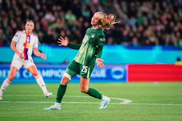 UWCL: VfL Wolfsburg vs. OL Lyonnes, 24.03.2026 Vivien Endemann (VfL Wolfsburg, 25) verärgert über vergebene Chance; UEFA Women s Champions League, Viertelfinale, Hinspiel: VfL Wolfsburg vs. OL Lyonnes am 24.03.2026 in der Volkswagen Arena, Wolfsburg DFB DFL REGULATIONS PROHIBIT ANY USE OF PHOTOGRAPHS AS IMAGE SEQUENCES AND OR QUASI-VIDEO. Copyright: xBEAUTIFULxSPORTS Tonhäuserx