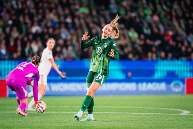 UWCL: VfL Wolfsburg vs. OL Lyonnes, 24.03.2026 Vivien Endemann (VfL Wolfsburg, 25) verärgert über vergebene Chance; UEFA Women s Champions League, Viertelfinale, Hinspiel: VfL Wolfsburg vs. OL Lyonnes am 24.03.2026 in der Volkswagen Arena, Wolfsburg DFB DFL REGULATIONS PROHIBIT ANY USE OF PHOTOGRAPHS AS IMAGE SEQUENCES AND OR QUASI-VIDEO. Copyright: xBEAUTIFULxSPORTS Tonhäuserx