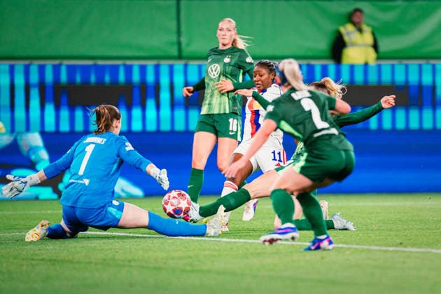 UWCL: VfL Wolfsburg vs. OL Lyonnes, 24.03.2026 Kadidiatou Diani (OL Lyon, 11) scheitert am Pfosten; UEFA Women s Champions League, Viertelfinale, Hinspiel: VfL Wolfsburg vs. OL Lyonnes am 24.03.2026 in der Volkswagen Arena, Wolfsburg DFB DFL REGULATIONS PROHIBIT ANY USE OF PHOTOGRAPHS AS IMAGE SEQUENCES AND OR QUASI-VIDEO. Copyright: xBEAUTIFULxSPORTS Tonhäuserx