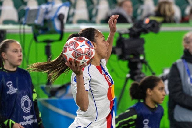 Deutschland: Fussball UEFA Women™s Champions League 2025 2026, Viertelfinale VfL Wolfsburg vs OL Lyonnes Volkswagen Arena (Wolfsburg): Bacha Selma (OL Lyonnes, 4) Copyright: xMichellexLukax