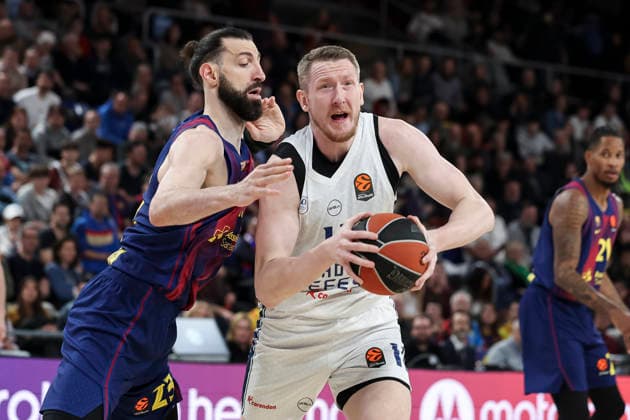 March 24, 2026, Barcelona, Barcelona, Spain: Roland Smits of Anadolu Efes Istanbul and Tornike Shengelia of FC Barcelona, Barca compete for the ball during the EuroLeague Regular Season Round 33 match played between FC Barcelona and Anadolu Efes Istanbul at Palau Blaugrana on March 24, 2026 in Barcelona, Spain. Barcelona Spain - ZUMAa181 20260324_zaa_a181_109 Copyright: xJavierxBorregox