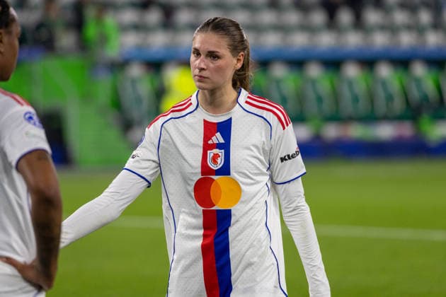 Deutschland: Fussball UEFA Women™s Champions League 2025 2026, Viertelfinale VfL Wolfsburg vs OL Lyonnes Volkswagen Arena (Wolfsburg): Brand Jule (OL Lyonnes, 29) Copyright: xMichellexLukax