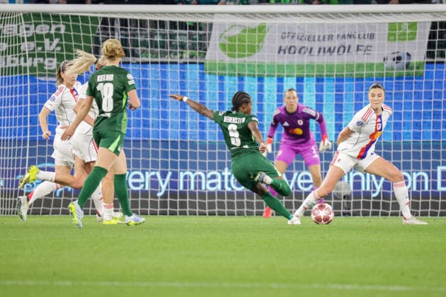 24.03.2026, xgrfx, Fussball UEFA Women s Champions League Viertelfinale , VfL Wolfsburg - OL Lyonnes v.l. Tor, Lineth Beerensteyn zum 1:0 (VfL Wolfsburg) (DFL DFB REGULATIONS PROHIBIT ANY USE OF PHOTOGRAPHS as IMAGE SEQUENCES and or QUASI-VIDEO) Wolfsburg