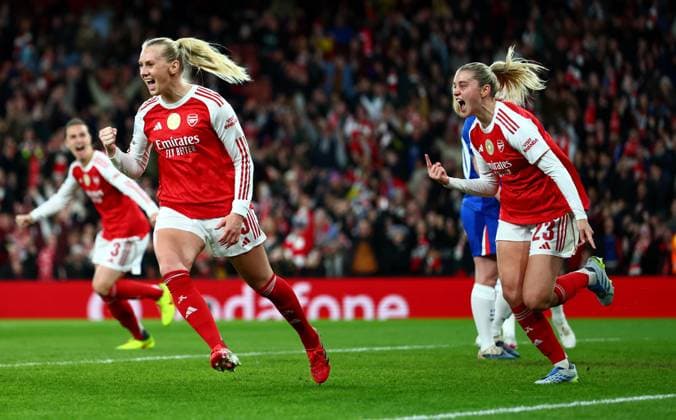 Stina Blackstenius of Arsenal celebrates scoring a goal after making the score 1-0. Arsenal Women v Chelsea Women, UEFA Women s Champions League, Quarter Final, First Leg, Football, Emirates Stadium, London, UK - 24 Mar 2026London Emirates Stadium United Kingdom EDITORIAL USE ONLY No use with unauthorised audio, video, data, fixture lists, club league logos or live services. Online in-match use limited to 120 images, no video emulation. No use in betting, games or single club league player publications. Copyright: xJamesxMarsh Shutterstockx 16787096aa