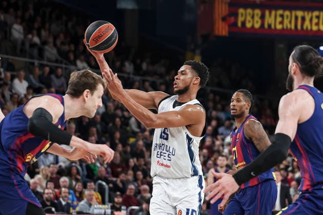 March 24, 2026, Barcelona, Barcelona, Spain: PJ Dozier of Anadolu Efes Istanbul in action during the EuroLeague Regular Season Round 33 match played between FC Barcelona, Barca and Anadolu Efes Istanbul at Palau Blaugrana on March 24, 2026 in Barcelona, Spain. Barcelona Spain - ZUMAa181 20260324_zaa_a181_125 Copyright: xJavierxBorregox