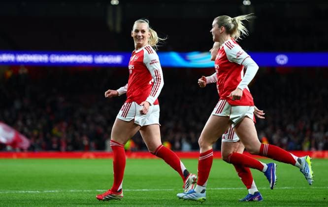 Stina Blackstenius of Arsenal celebrates scoring a goal after making the score 1-0. Arsenal Women v Chelsea Women, UEFA Women s Champions League, Quarter Final, First Leg, Football, Emirates Stadium, London, UK - 24 Mar 2026London Emirates Stadium United Kingdom EDITORIAL USE ONLY No use with unauthorised audio, video, data, fixture lists, club league logos or live services. Online in-match use limited to 120 images, no video emulation. No use in betting, games or single club league player publications. Copyright: xJamesxMarsh Shutterstockx 16787096ah