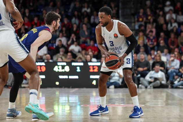 March 24, 2026, Barcelona, Barcelona, Spain: Jordan Loyd of Anadolu Efes Istanbul in action during the EuroLeague Regular Season Round 33 match played between FC Barcelona, Barca and Anadolu Efes Istanbul at Palau Blaugrana on March 24, 2026 in Barcelona, Spain. Barcelona Spain - ZUMAa181 20260324_zaa_a181_126 Copyright: xJavierxBorregox