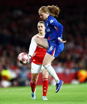 Sjoeke Nuesken of Chelsea. Arsenal Women v Chelsea Women, UEFA Women s Champions League, Quarter Final, First Leg, Football, Emirates Stadium, London, UK - 24 Mar 2026London Emirates Stadium United Kingdom EDITORIAL USE ONLY No use with unauthorised audio, video, data, fixture lists, club league logos or live services. Online in-match use limited to 120 images, no video emulation. No use in betting, games or single club league player publications. Copyright: xJamesxMarsh Shutterstockx 16787096ar