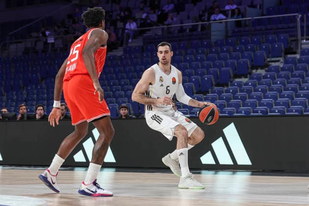 March 24, 2026, Madrid, Madrid, Spain: Dan Oturu of Hapoel IBI Tel Aviv and Alberto Abalde of Real Madrid in action during the Turkish Airlines EuroLeague match between Real Madrid and Hapoel IBI Tel Aviv at Movistar Arena on March 24, 2026 in Madrid, Spain. Real Madrid V Hapoel IBI Tel Aviv - Turkish Airlines EuroLeague  - ZUMAa181 20260324_zaa_a181_157 Copyright: xIrinaxR.xHipolitox