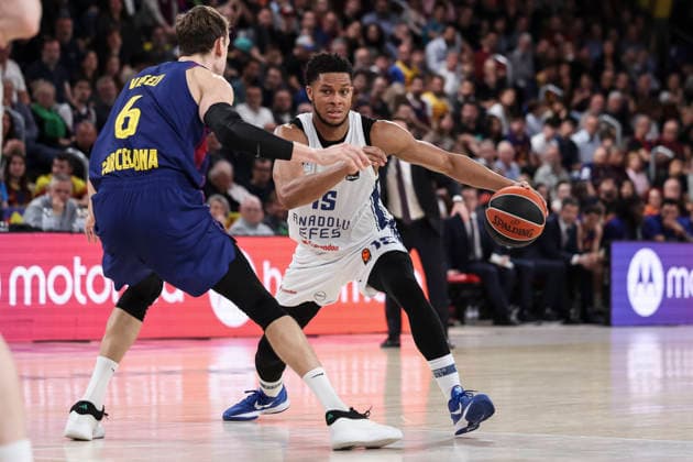 March 24, 2026, Barcelona, Barcelona, Spain: PJ Dozier of Anadolu Efes Istanbul in action during the EuroLeague Regular Season Round 33 match played between FC Barcelona, Barca and Anadolu Efes Istanbul at Palau Blaugrana on March 24, 2026 in Barcelona, Spain. Barcelona Spain - ZUMAa181 20260324_zaa_a181_167 Copyright: xJavierxBorregox