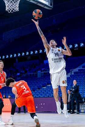 ESP: Real Madrid v Hapoel IBI Tel Aviv. Euroleague. Gabriel Deck of Real Madrid during the Euroleague match, between Real Madrid and Hapoel IBI Tel Aviv played at Movistar Arena Stadium on March 24, 2026 in Madrid Spain Madrid Spain Basketball Copyright: xAlbaxPachecox xAgenciaxLOFx