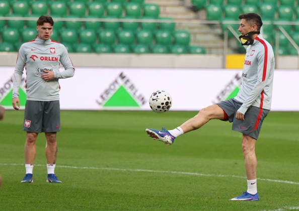 March 24, 2026, Warsaw, Mazowieckie, Poland: ROBERT LEWANDOWSKI, NICOLA ZALEWSKI of Poland during practise session before the FIFA World Cup, WM, Weltmeisterschaft, Fussball 2026 qualifier semi-final match Poland vs Albania in Warsaw. March 24, 2026 in Warsaw, Poland. Qualificaton Of World Cup 2026 - Robert Lewandowski, Nicola Zalewski - ZUMAc278 20260324_zsp_c278_007 Copyright: xMarcinxCholewinskix
