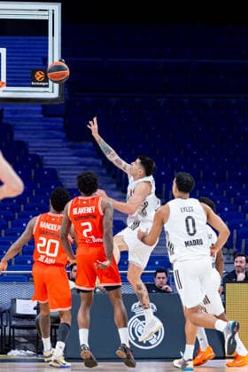 ESP: Real Madrid v Hapoel IBI Tel Aviv. Euroleague. Gabriel Deck of Real Madrid during the Euroleague match, between Real Madrid and Hapoel IBI Tel Aviv played at Movistar Arena Stadium on March 24, 2026 in Madrid Spain Madrid Spain Basketball Copyright: xAlbaxPachecox xAgenciaxLOFx